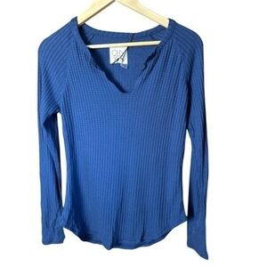 Chaser V Neck Waffle Knit Lightweight Top Navy Blue Small NWT